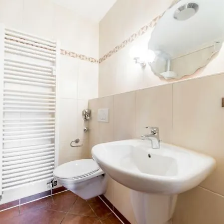 Id 6402 | Private Apartment